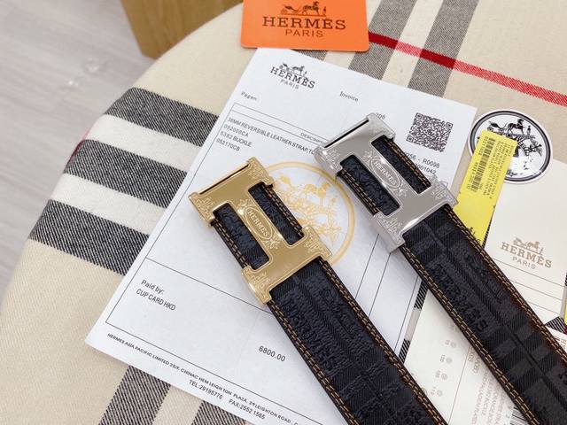 Hermès爱马仕经典元素，正反两面呈现不同色调，扣头金属工艺，经手工打磨而成，环绕细节，定格精彩瞬间。38Mm.